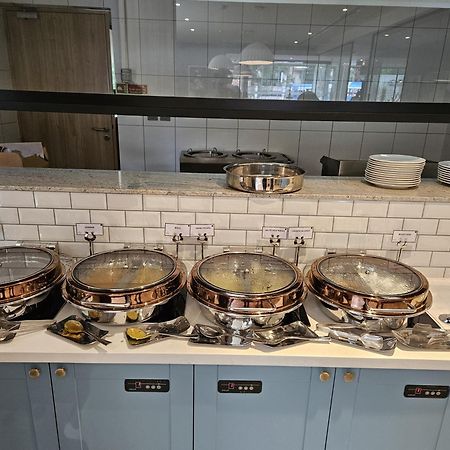Park Inn & Suites By Radisson Thrissur East Fort エクステリア 写真