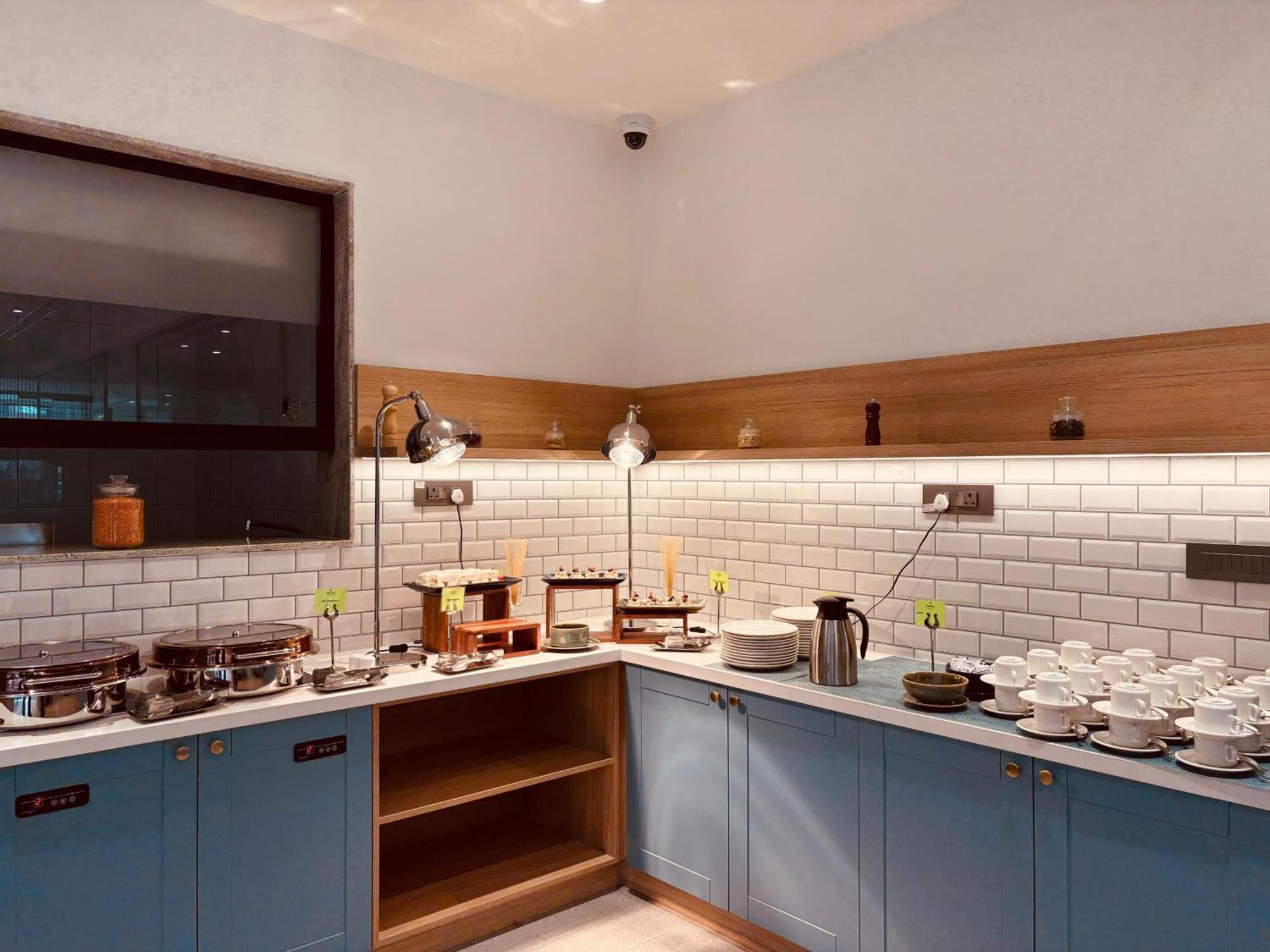 Park Inn & Suites By Radisson Thrissur East Fort エクステリア 写真