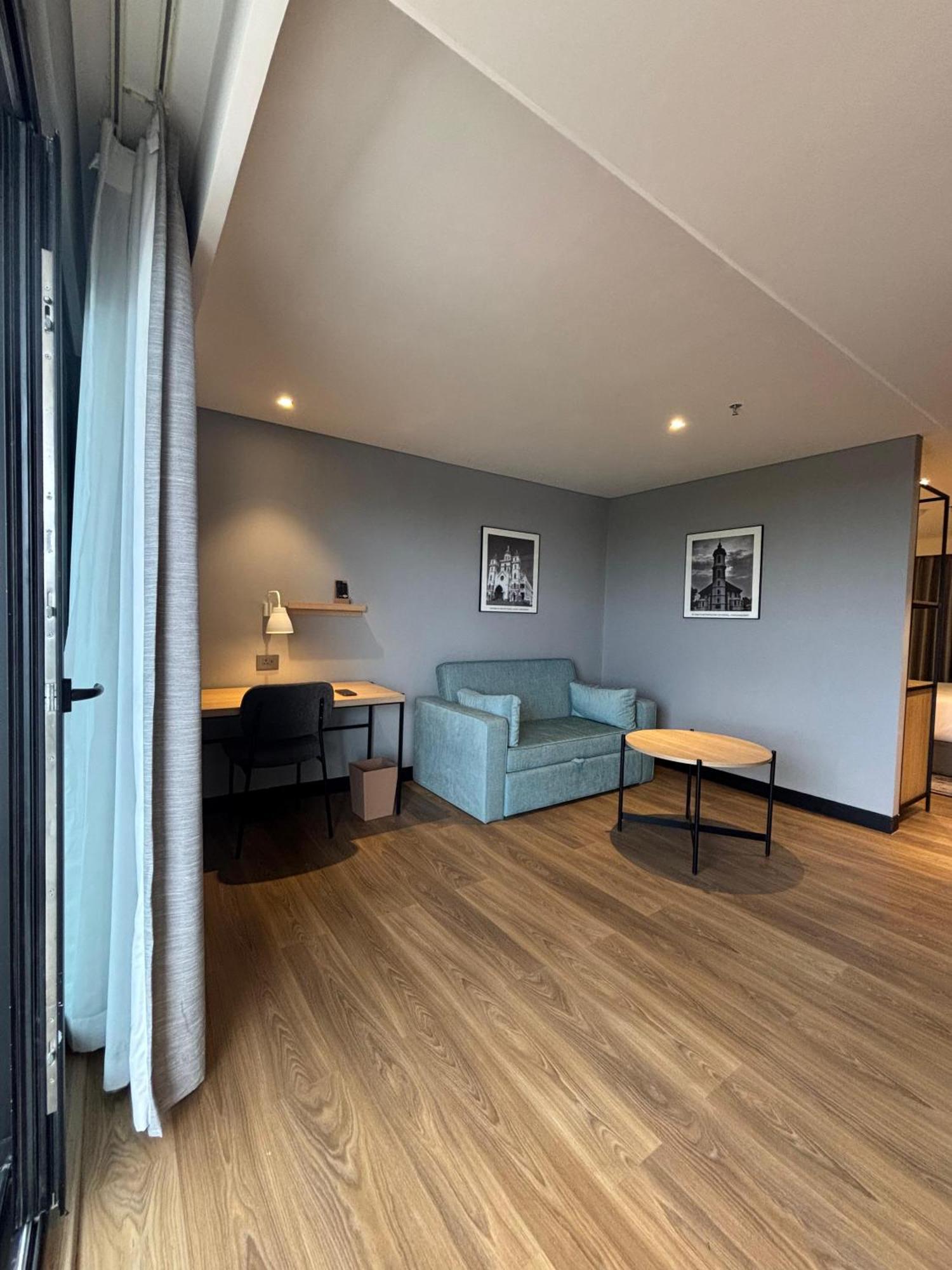 Park Inn & Suites By Radisson Thrissur East Fort エクステリア 写真