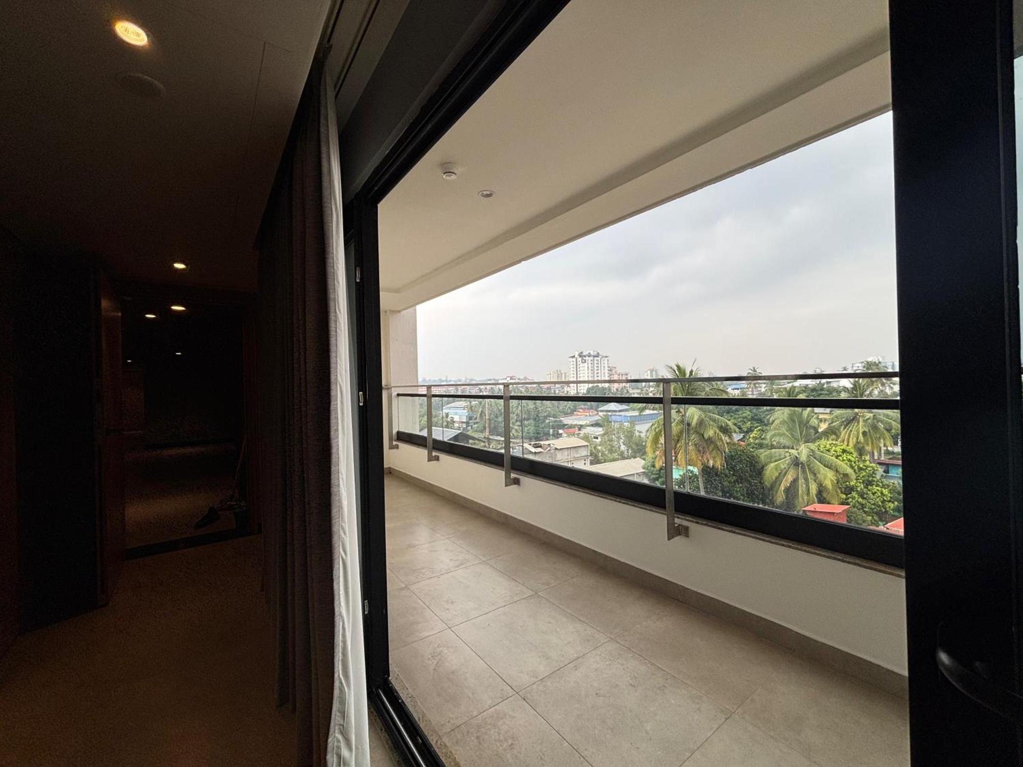 Park Inn & Suites By Radisson Thrissur East Fort エクステリア 写真