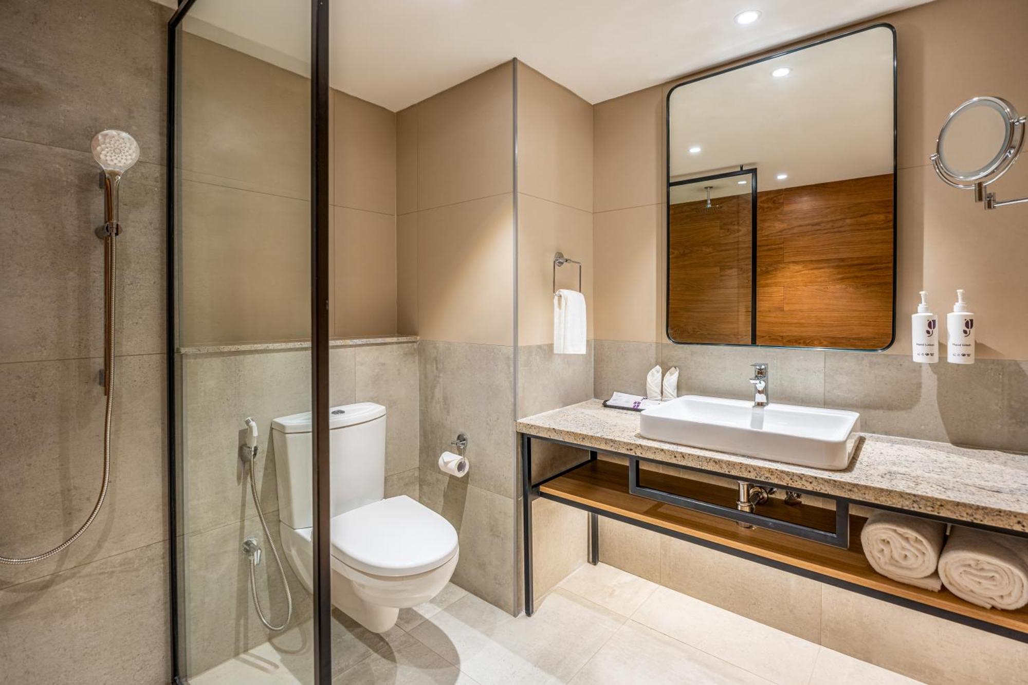 Park Inn & Suites By Radisson Thrissur East Fort エクステリア 写真