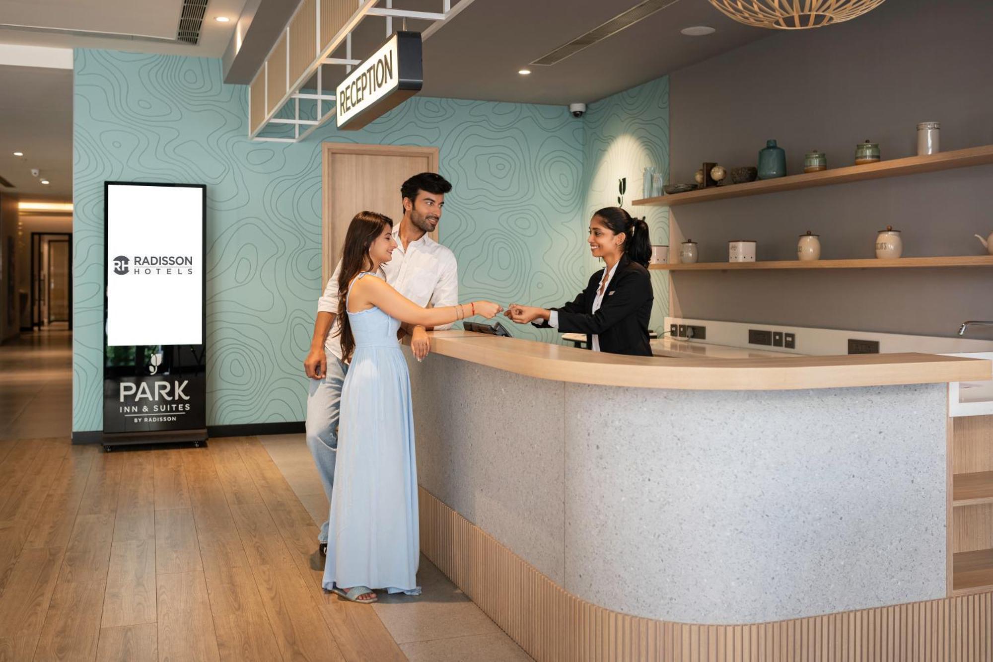Park Inn & Suites By Radisson Thrissur East Fort エクステリア 写真