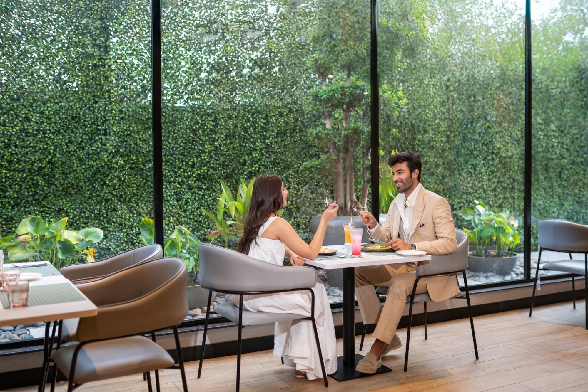 Park Inn & Suites By Radisson Thrissur East Fort エクステリア 写真